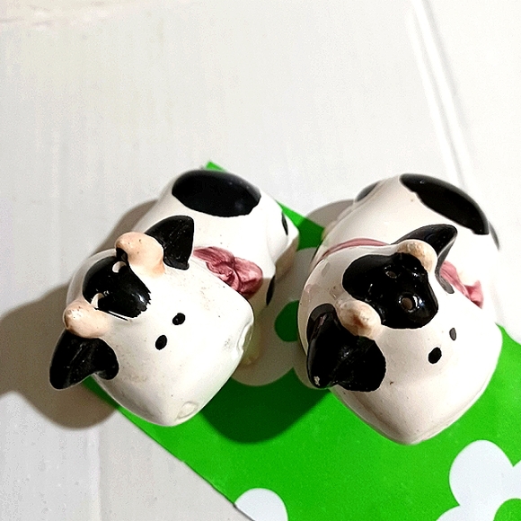 COW Ceramic Sal & Pepper Shakers EUC - Picture 7 of 10